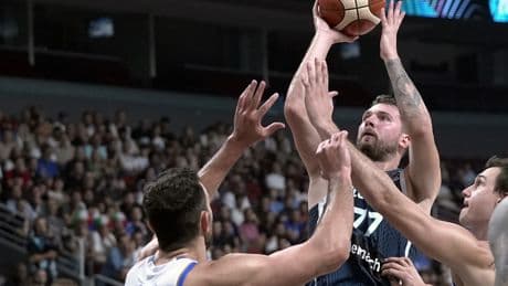 Luka Doncic, Slovenya'yı çeyrek finale taşıdı