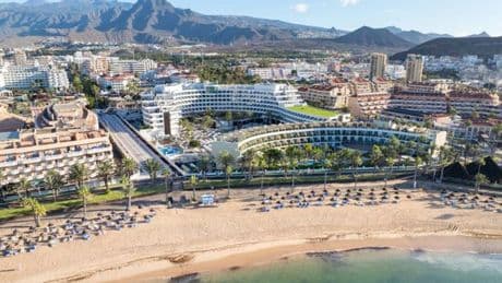 Las cadenas hoteleras se refuerzan en pleno 'boom' del turismo con la compra de nuevos activos