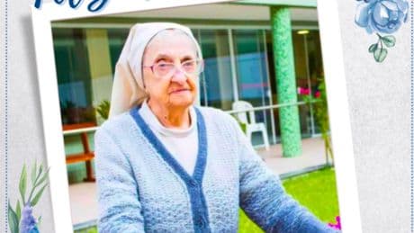 È morta la persona più anziana del mondo, era una suora: chi era e quanti anni aveva