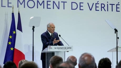 Budget : François Bayrou “joue sa survie politique sur des mesures impopulaires”