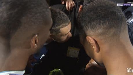 Paris FC : les images insolites des Parisiens qui apprennent en direct leur montée en Ligue 1