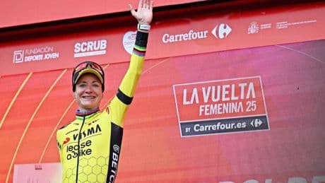 Visma-ploegleider Jos van Emden haalt na wraak Marianne Vos uit richting UCI: ’Juryhoofd is onbekwaam!’