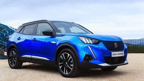 E-SUV zum Kleinwagenpreis: Peugeot e-2008 rollt zum Spaßpreis vor