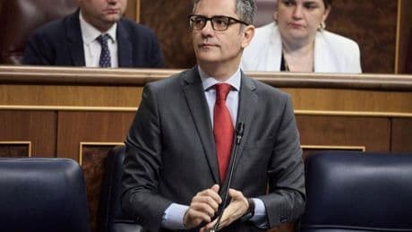 Bolaños se enreda con la creación de plazas en la Justicia para hablar en euskera