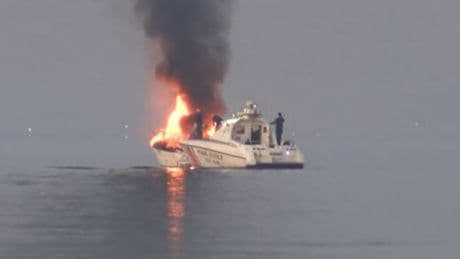 Tuzla Marina'da 4 tekne yandı!