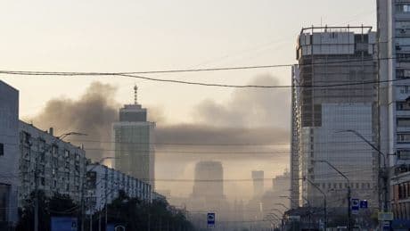 Ukraine-Liveblog: Behörden: Mindestens 14 Tote bei Luftangriff auf Kiew