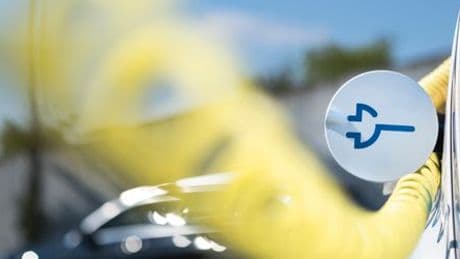 Elektroauto-Lobby: Wie sich der Bundesverband eMobilität selbst den Stecker zog