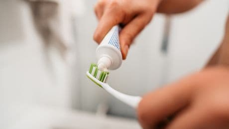 Professionelle Zahnpflege daheim: Die Top 3 Reinigungstipps