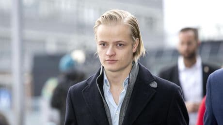 Marius Borg, hijo de Mette-Marit de Noruega, acusado formalmente de 32 delitos: se enfrentaría a 10 años de prisión