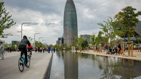 Acuerdo en el ERE para despedir a 2.000 trabajadores de la empresa de moderación de Meta en Barcelona