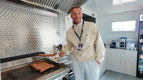„Brauche kein 5-Sterne-Hotel“ - So schläft Poldi beim Glücksgefühle-Festival