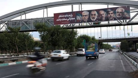 İran’da Mossad endişesi: Halka “maskeli, şapkalı insanlara dikkat edin” uyarısı