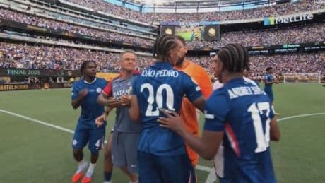 Luis Enrique perde la testa: schiaffo a Joao Pedro! Caos dopo Chelsea-Psg