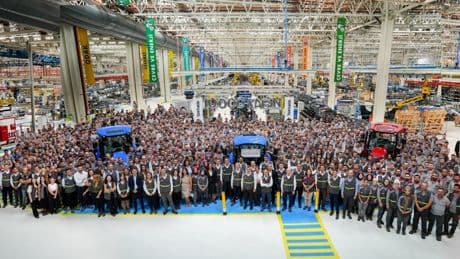 TürkTraktör'den 29 milyon euro'luk dev yatırım: 10.000'inci kabin banttan indi!