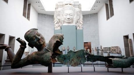 Les merveilleux bronzes d’Angkor s’exposent au Musée Guimet, à Paris