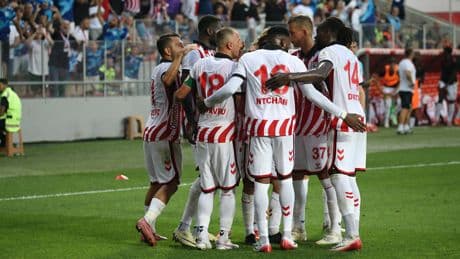 Samsunspor lige galibiyetle başladı