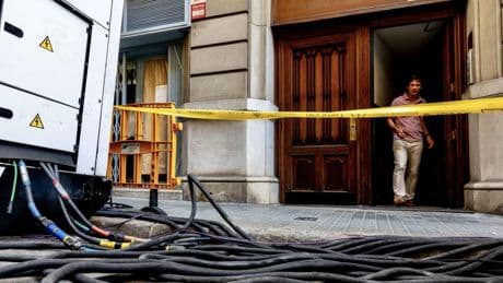 Largos y reiterados cortes de luz se multiplican por toda Barcelona