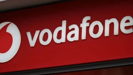 Vodafone, BT and EE down as thousands unable to make or receive phone calls
