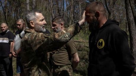 En direct, guerre en Ukraine : l’armée russe annonce avoir repris les bombardements après la trêve de Pâques, que les deux camps s’accusent mutuellement d’avoir violée