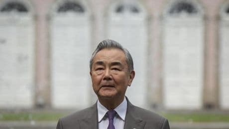 China condena los ataques de Israel y se propone como mediadora con Irán