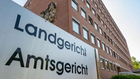 „Fehlende Verfassungstreue“ – Einstellung eines Referendars wegen publizierter Texte verweigert