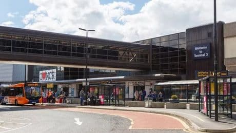 Manchester Airport 'power cut' in terminal causes passport control chaos