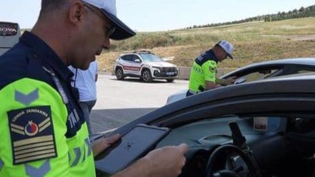 Kurban Bayramı trafiği başladı: 43 ilin geçiş noktasında radar ve dronlu tedbir