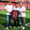 Leverkusen van Ten Hag maakt transfer Real-icoon Vázquez bekend met knipoog