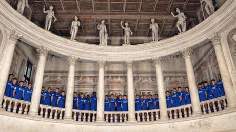 Rugby, la Nazionale U20 in posa al Teatro all&rsquo;Antica di Sabbioneta per la foto ufficiale