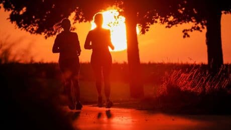 Sturm und Sonne: Wetterumschwung mit sommerlichen Aussichten
