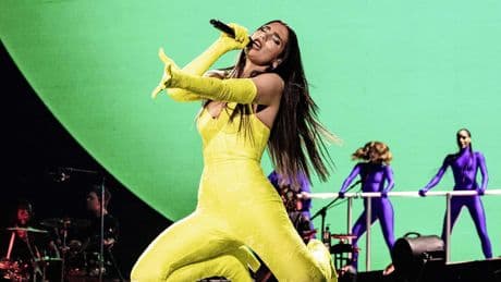 Frans Bauer of André Hazes? Welke cover zingt Dua Lipa in Amsterdam?