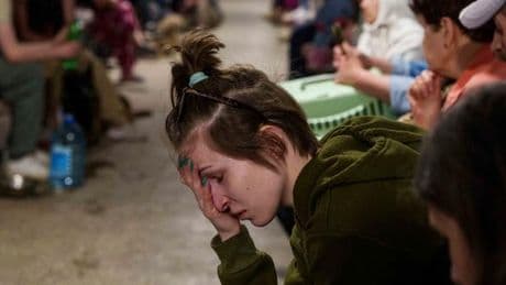 En direct, guerre en Ukraine : au moins neuf morts dans des frappes nocturnes sur Kiev ; Trump se dit proche d’un accord avec Moscou