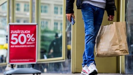 Wirtschaftliche Unsicherheiten: Verbraucherstimmung stagniert im Mai
