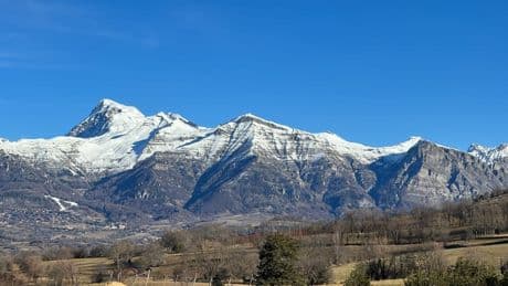 "Ça ne me surprend pas": golfeurs et randonneurs réagissent à la découverte du cadavre à Gap-Bayard