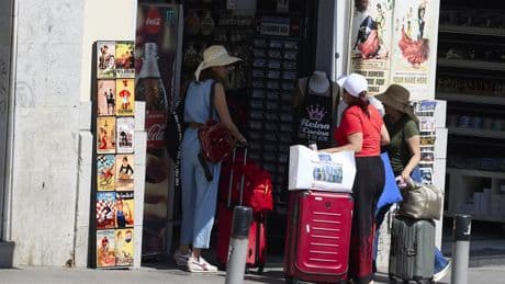 La llegada de turistas extranjeros creció un 10% en abril con el tirón de Semana Santa y el gasto se disparó un 14%