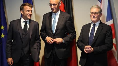 Guerre en Ukraine : Macron, Starmer, Merz réuniront dimanche en visio les pays de la «coalition des volontaires»