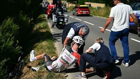 Rutsch bei Tour de France: Schürfwunden, Prellungen und Schnittwunden“