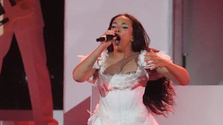 Jade Thirlwall leads anti-JK Rowling chant at music festival