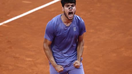 Tennis : Alcaraz sacré face à Sinner à Rome, l’Espagnol frappe fort avant Roland-Garros