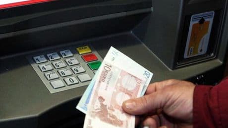 Esto es lo que le podría pasar a tus ahorros del banco si España entrara en guerra, según expertos