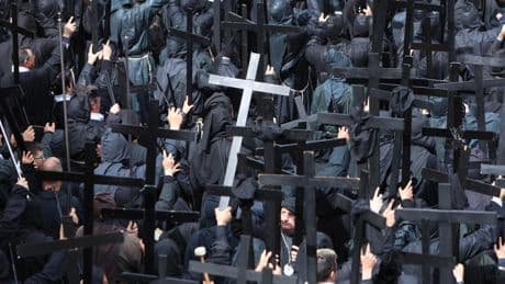 Polémica en la Madrugada de Zamora: doscientos cofrades se rebelan al quedar descolgados de la procesión