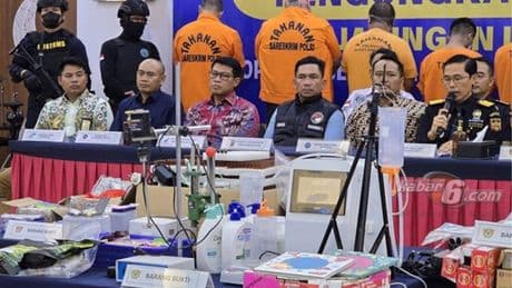 Doodstraf en levenslang dreigt voor Nederlandse drugssmokkelaars in Indonesië: verdachten getoond door politie