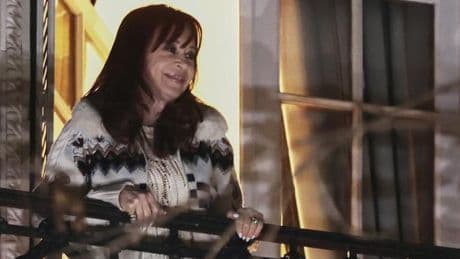 Cristina Kirchner se presentará el miércoles en los tribunales para empezar a cumplir su condena de 6 años de cárcel