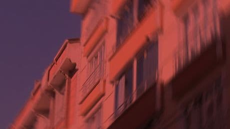 Apartmana pul biber tahliyesi!