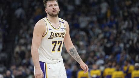 Luka Doncic renueva con los Lakers por tres años y 165 millones de dólares