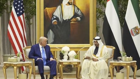 Las prisas de Trump por cerrar contratos de IA en el Golfo Pérsico dividen a la Casa Blanca