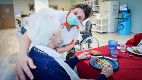 « La dignité d’une fin de vie ne se résume pas au droit d’être aidé à mourir »
