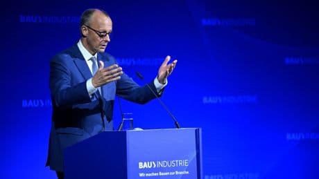 Liveblog zur Merz-Regierung: Merz zu Sicherheitsausgaben: Auf dem Weg, uns in NATO auf fünf Prozent