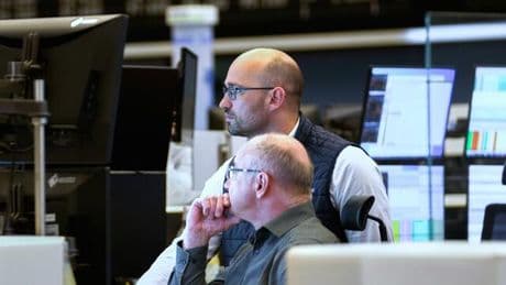 Dax auf Rekordhoch : So investieren Anleger mit ETFs in deutsche Aktien