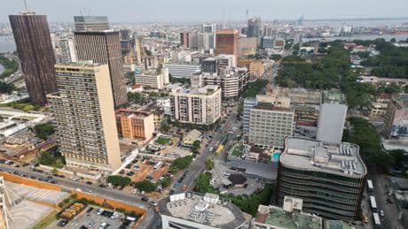 Wi-Fi, cinéma, marques de luxe… En Afrique, l’essor des centres commerciaux haut de gamme du groupe français Duval